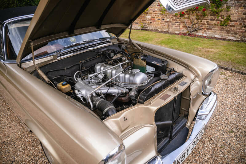 Image 16/50 of Mercedes-Benz 250 SE (1966)