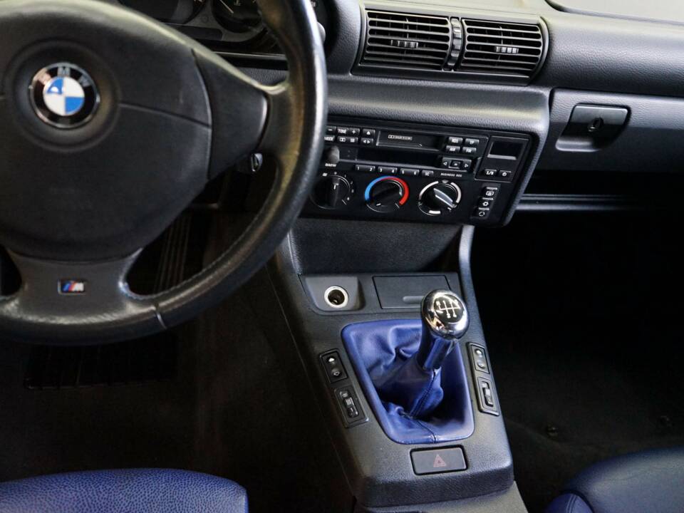 Image 24/33 of BMW 323ti Compact (1999)