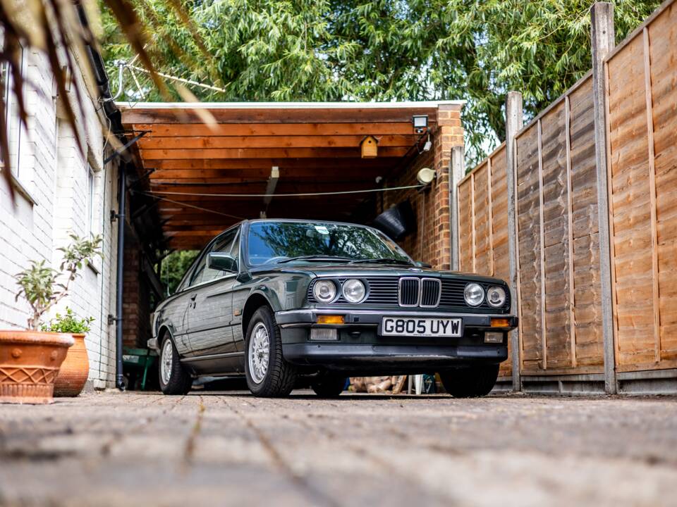 Bild 16/47 von BMW 320i (1990)
