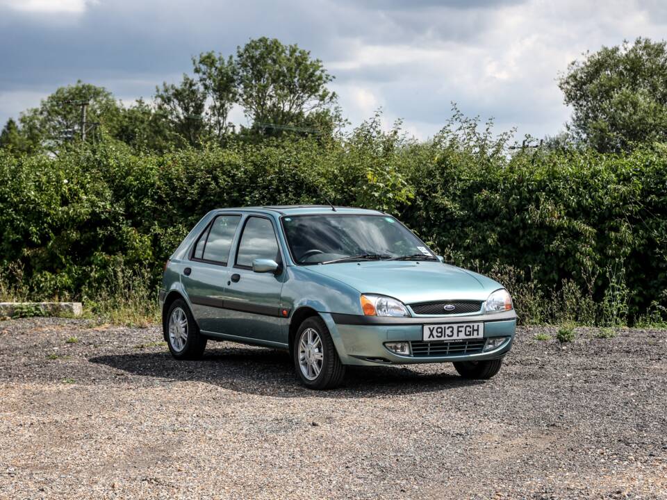 Image 12/27 of Ford Fiesta 1.25i (2000)