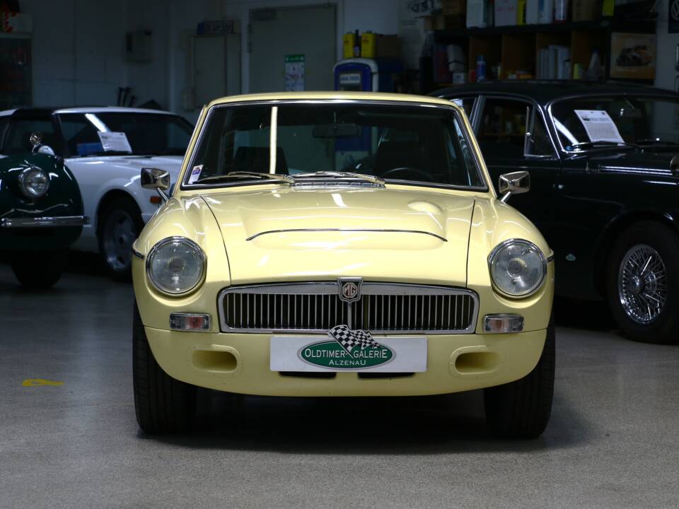 Bild 1/34 von MG MGB GT (1966)