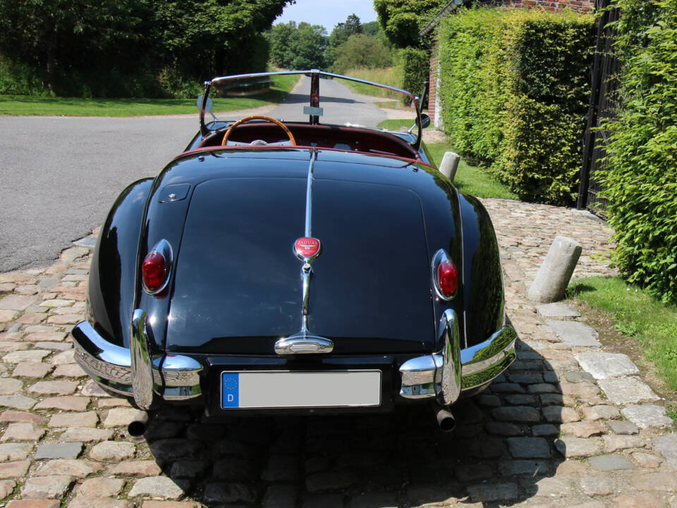 Image 5/11 of Jaguar XK 140 OTS (1956)