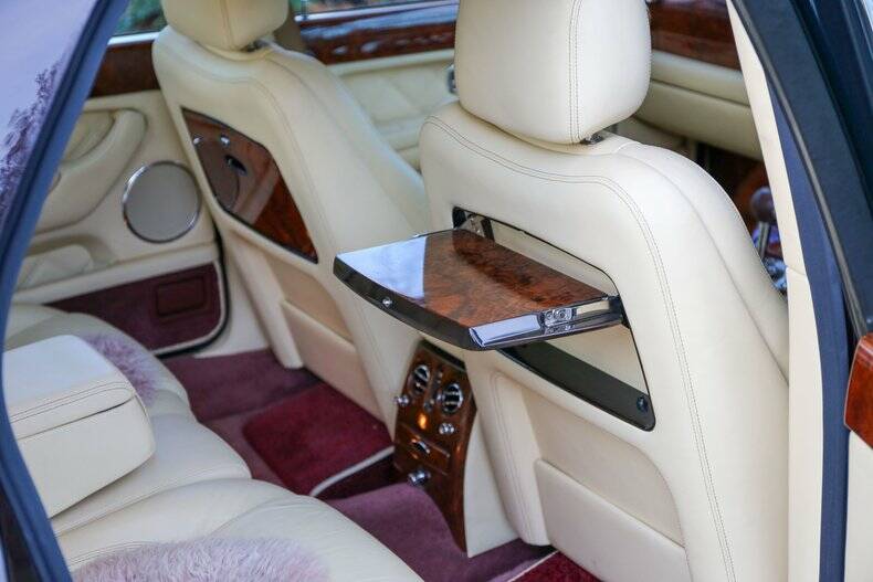 Image 36/50 of Bentley Arnage T (2002)