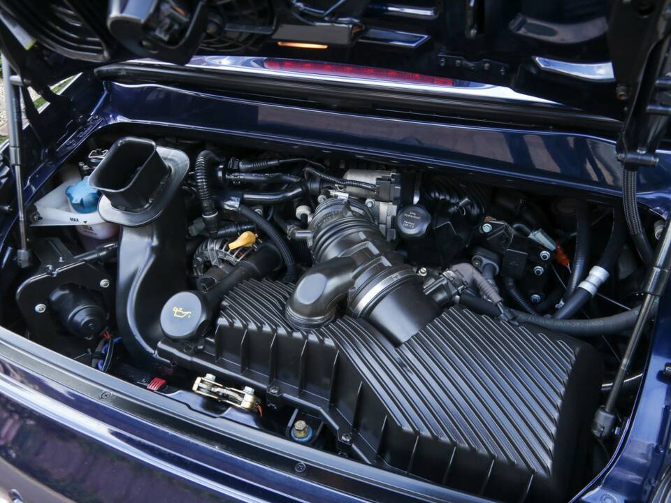Image 4/50 of Porsche 911 Carrera 4S (2004)