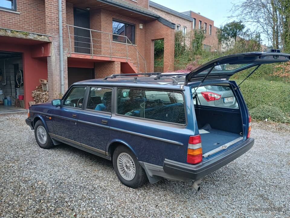 Bild 5/8 von Volvo 245 GL D (1988)