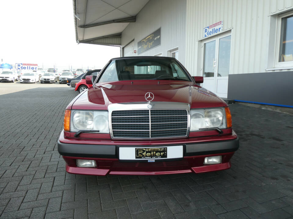 Image 2/25 of Mercedes-Benz 300 CE-24 3.4 AMG (1994)