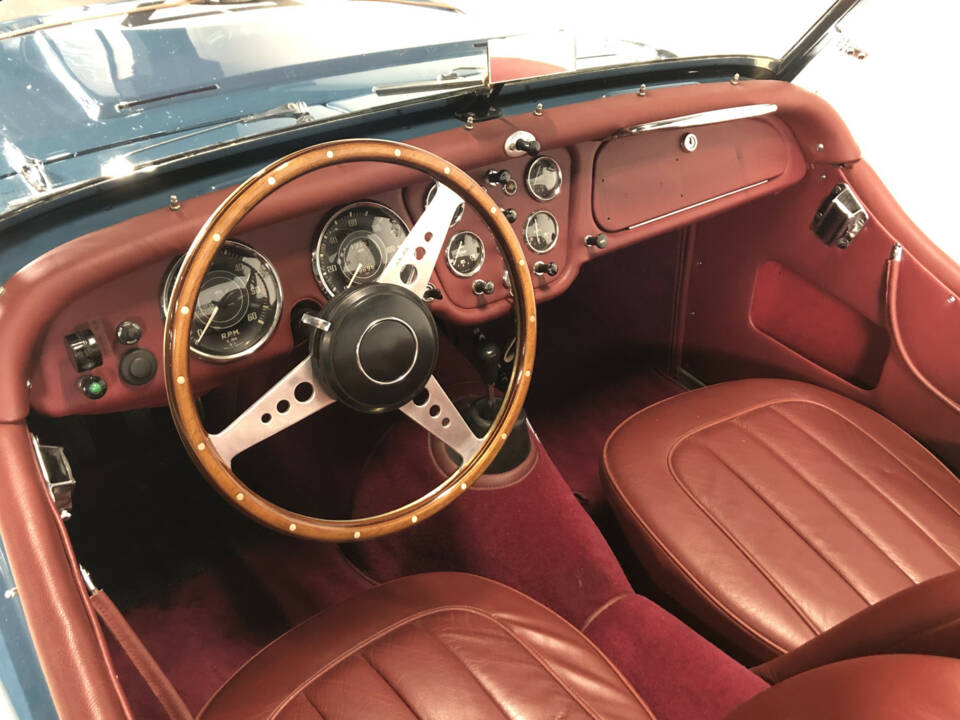 Image 23/31 of Triumph TR 3A (1957)