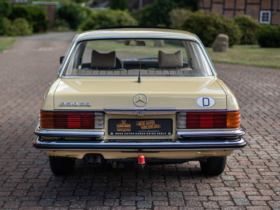 Image 16/40 of Mercedes-Benz 350 SE (1975)
