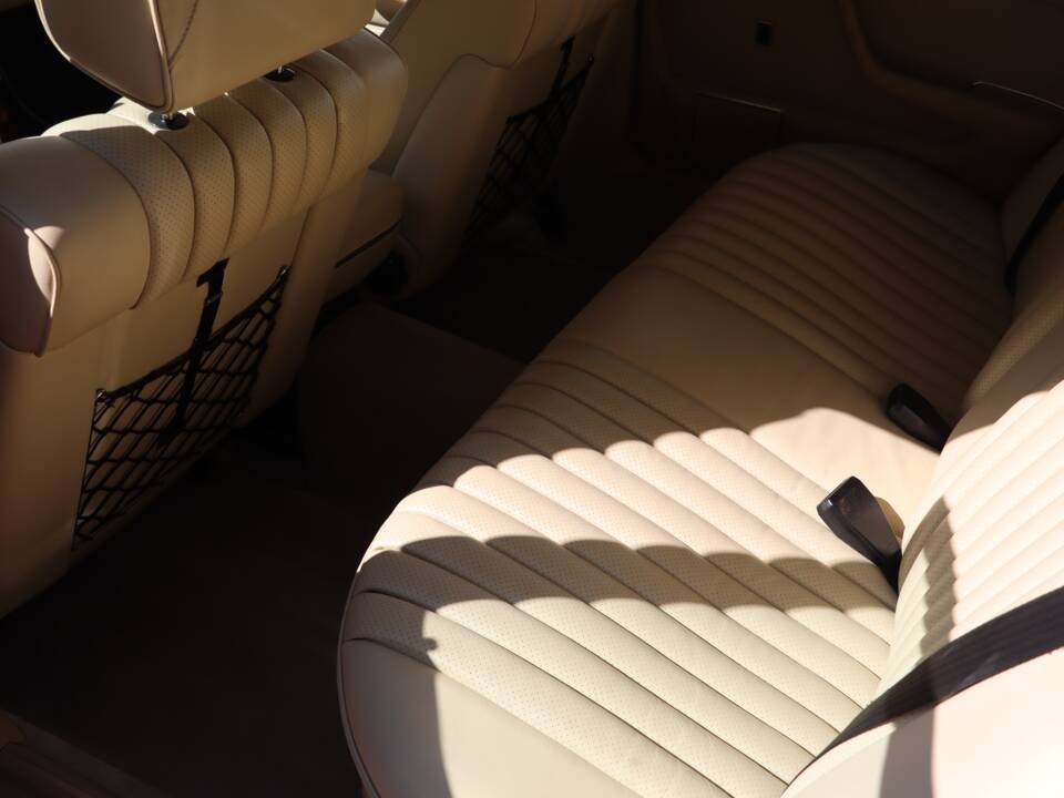 Image 28/57 de Mercedes-Benz 450 SEL 6,9 (1977)
