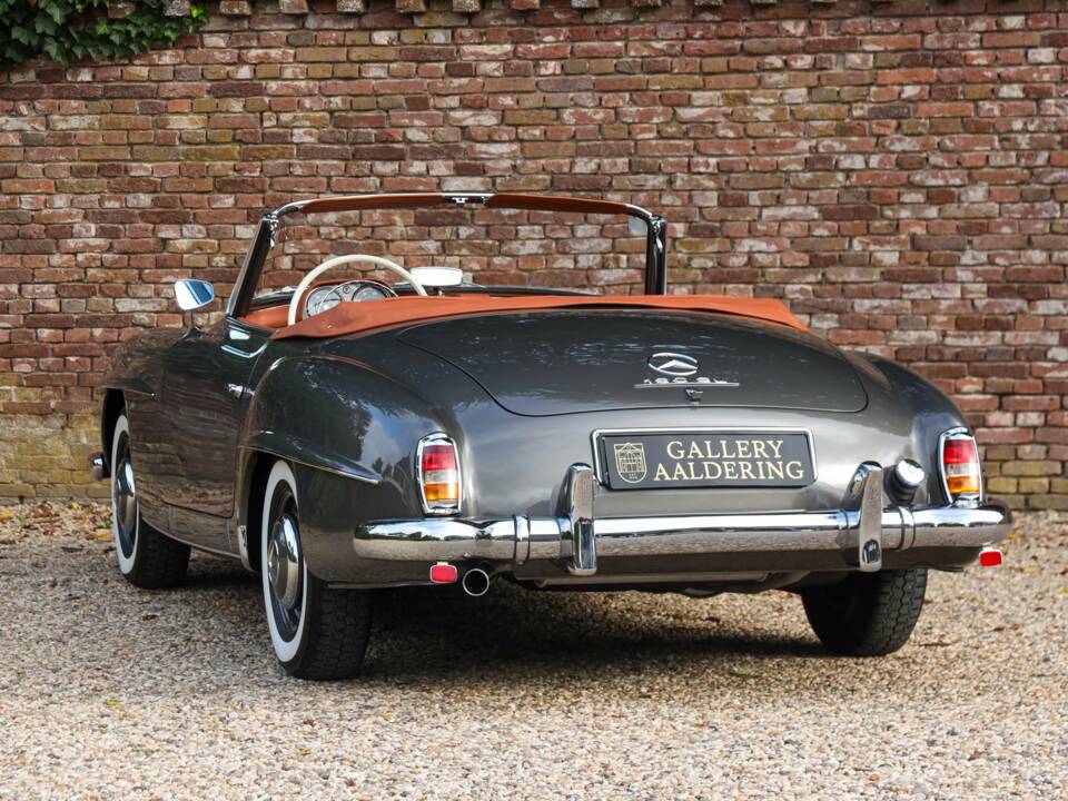 Image 38/50 of Mercedes-Benz 190 SL (1960)