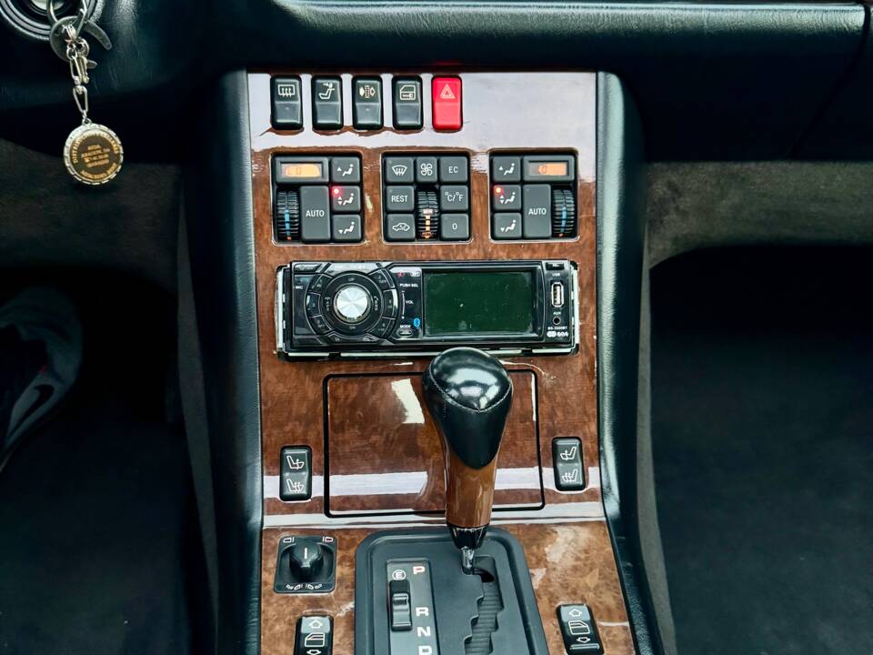 Bild 17/37 von Mercedes-Benz S 320 (1994)