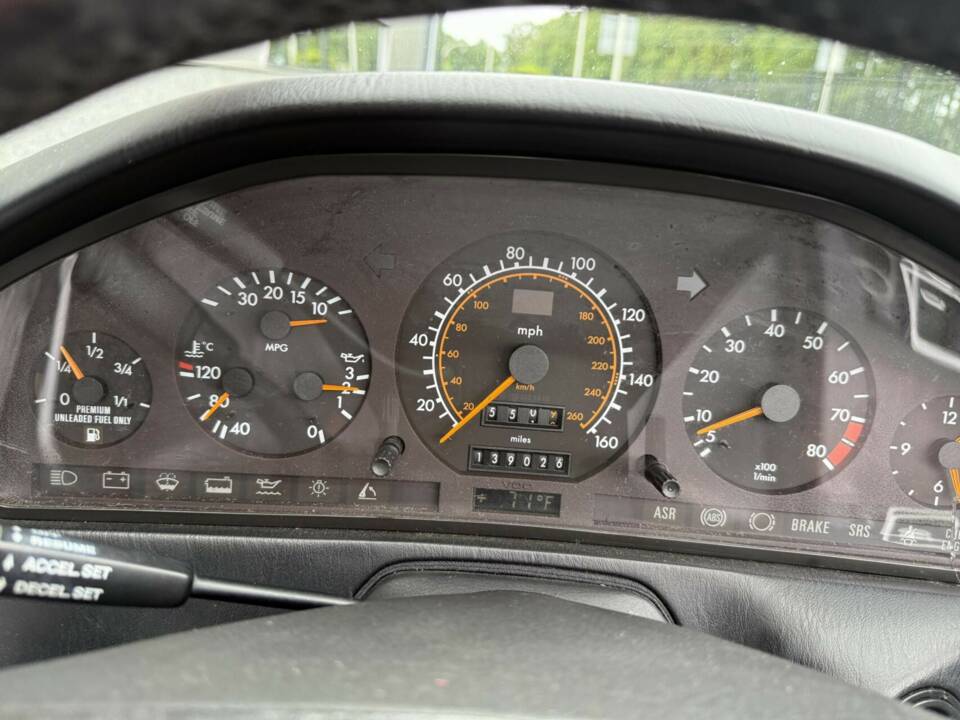 Image 20/44 of Mercedes-Benz 300 SL (1991)