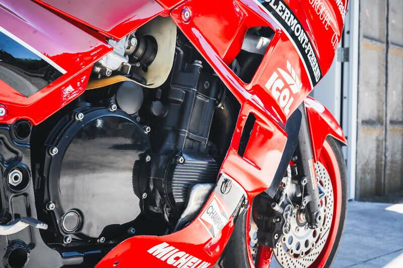 Image 43/50 of Kawasaki GPX 750R (1987)