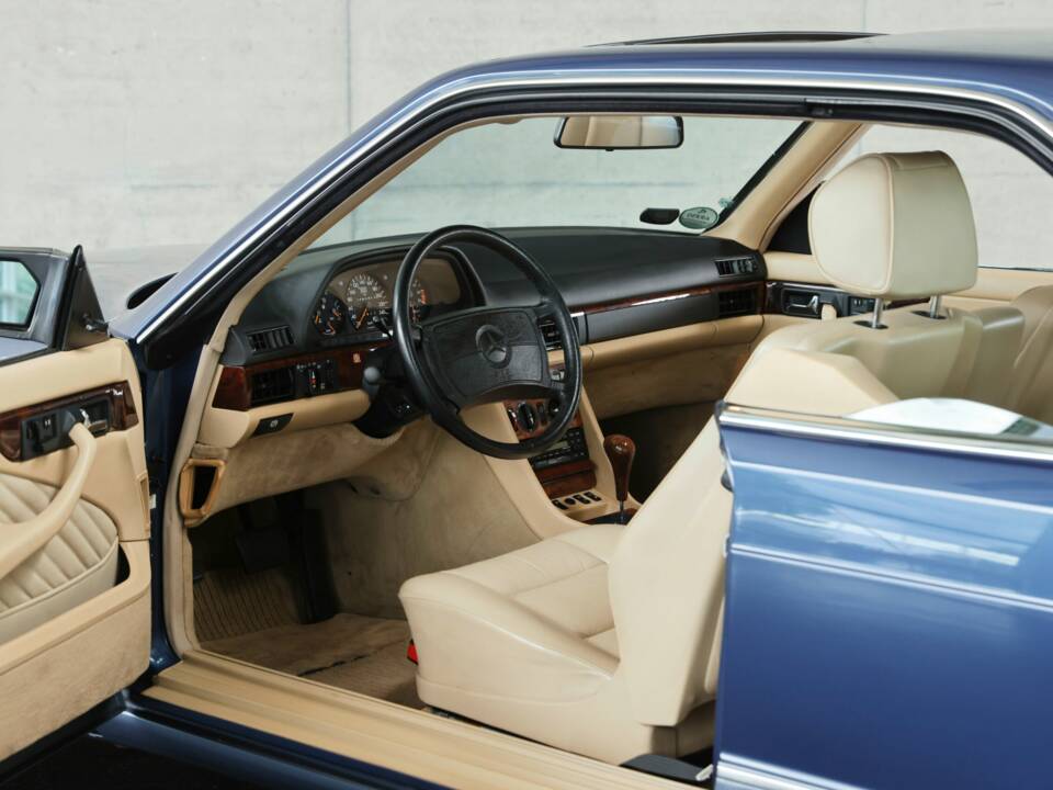 Image 9/39 of Mercedes-Benz 560 SEC (1990)