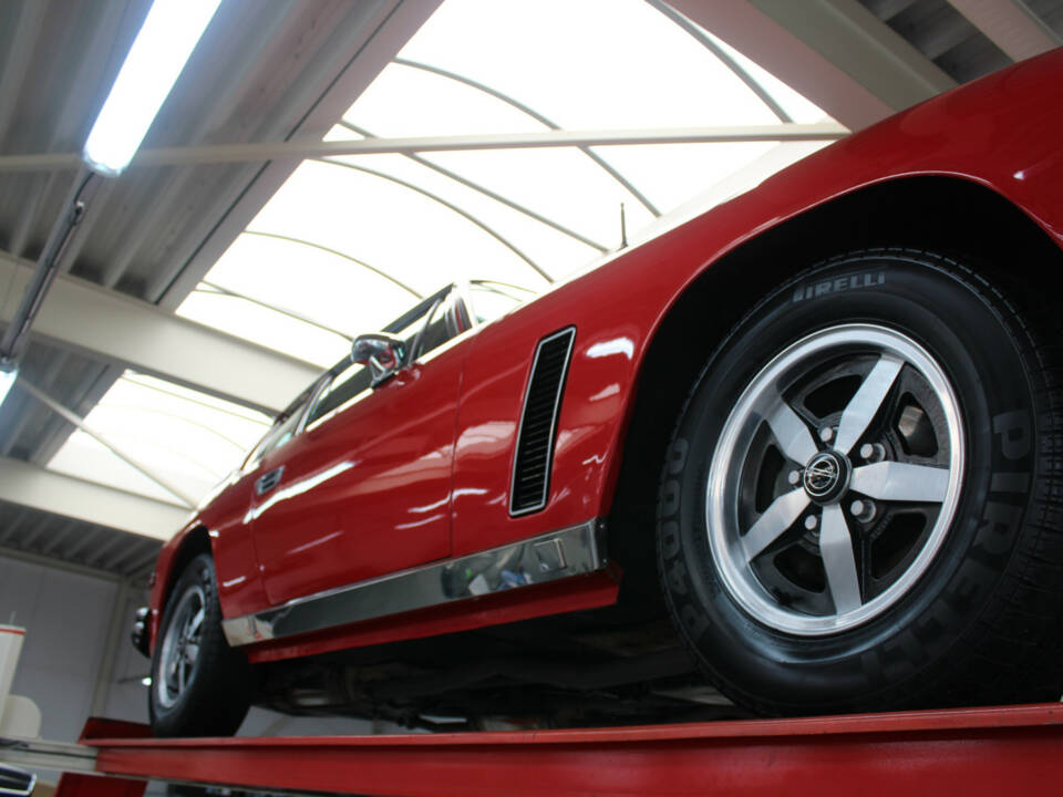 Image 9/50 of Jensen Interceptor MK III (1976)