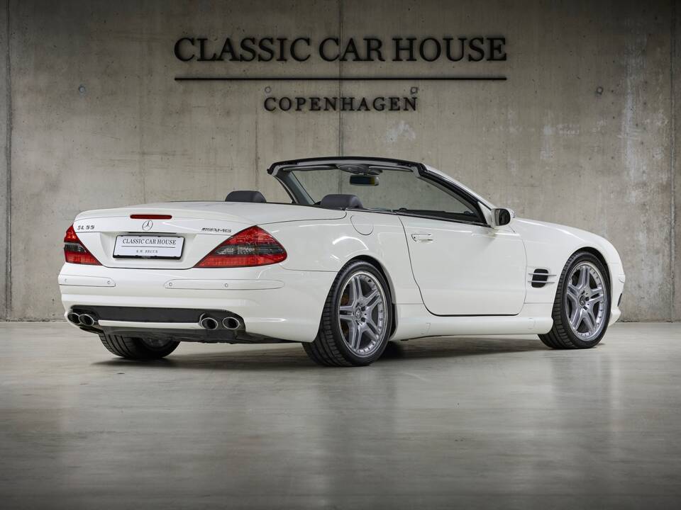 Image 4/99 de Mercedes-Benz SL 55 AMG (2005)