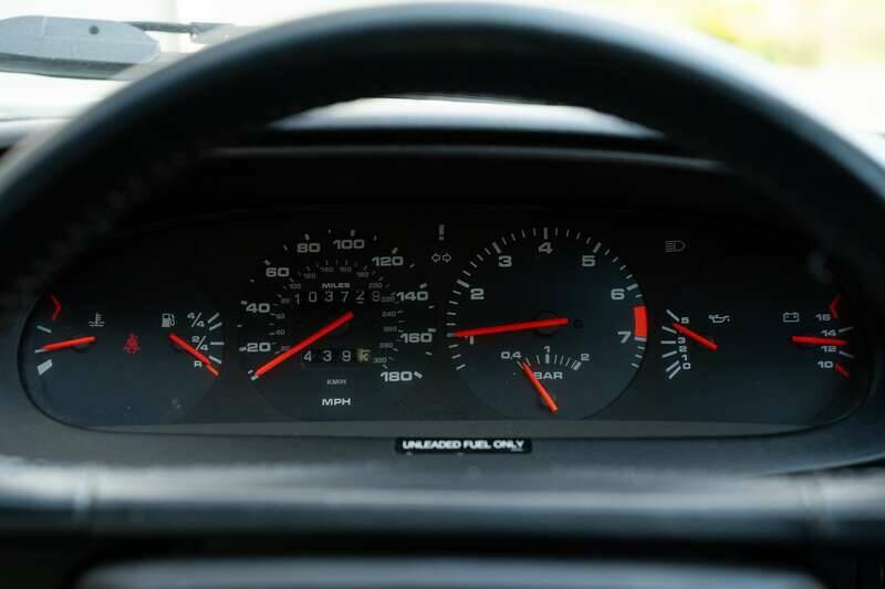 Immagine 41/50 di Porsche 944 Turbo (1990)