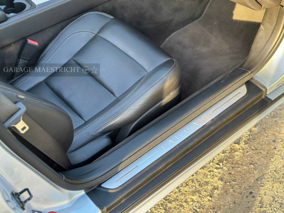 Image 32/84 de Jaguar XK 4.2 (2006)