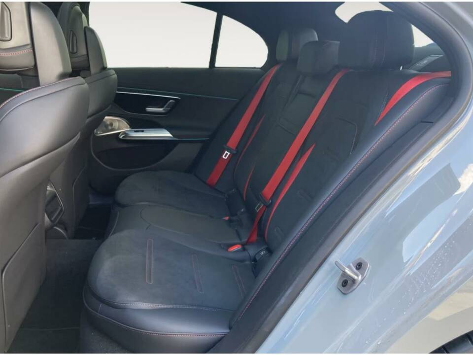 Image 9/11 of Mercedes-Benz E 53 AMG Hybrid 4MATIC (2025)