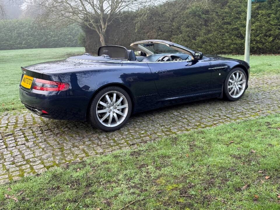 Image 18/48 of Aston Martin DB 9 Volante (2007)