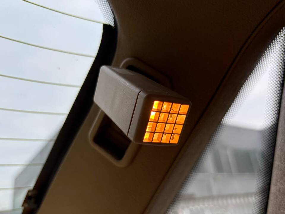 Immagine 21/31 di Jaguar XJ 40 (XJ-R) (1989)