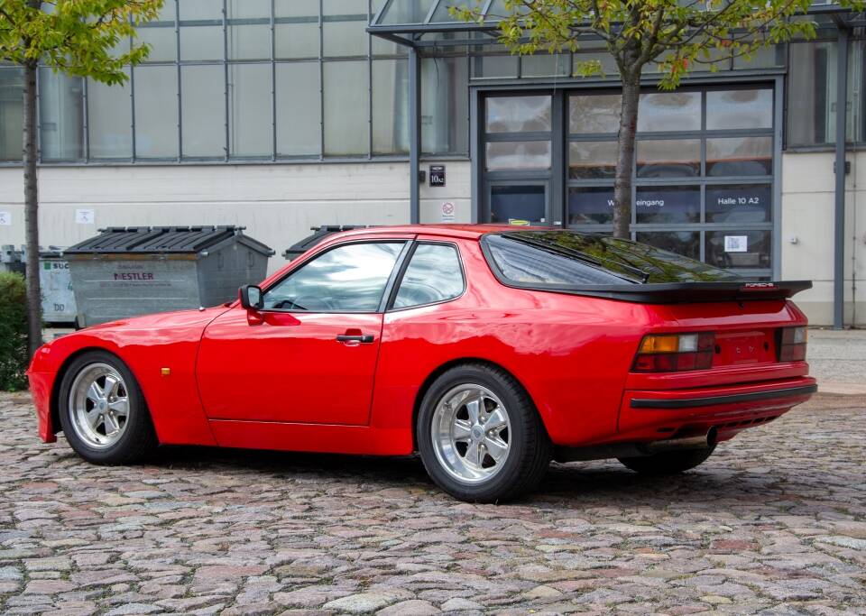 Image 3/22 of Porsche 944 (1982)