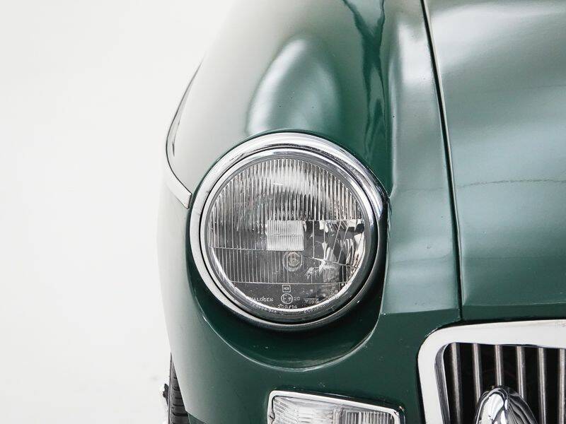 Immagine 13/15 di MG MGB (1977)