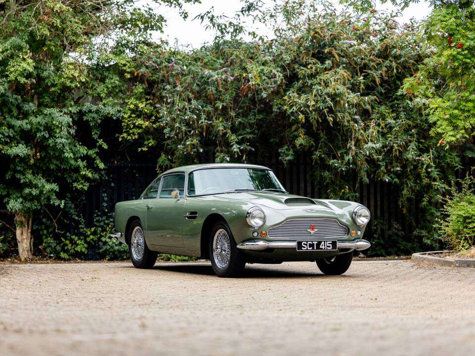 Image 12/50 de Aston Martin DB 4 (1960)
