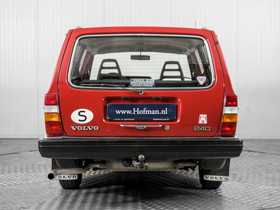 Image 13/50 of Volvo 240 (1983)