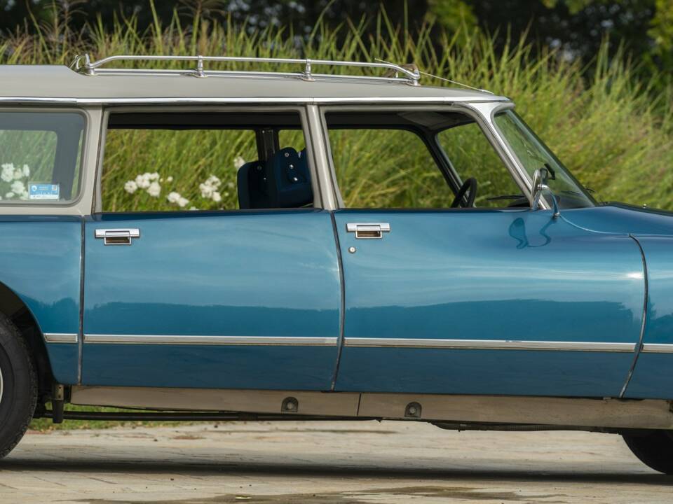 Bild 20/50 von Citroën DS 23 Break (1973)