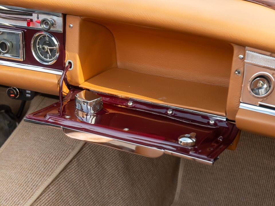 Image 10/35 de Mercedes-Benz 230 SL (1963)