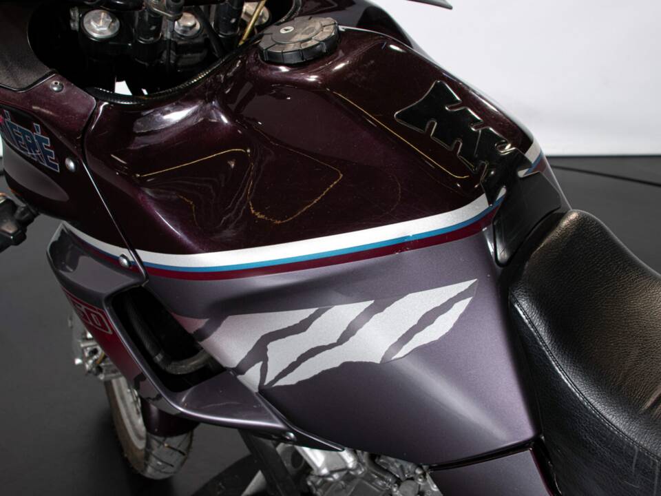 Image 39/50 of Yamaha XTZ 750 SuperTéneré (1990)