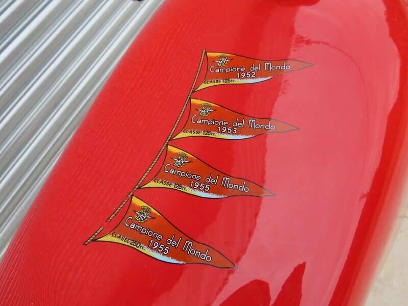 Image 12/43 de MV Agusta 175 CS Sport Disco Volante (1955)