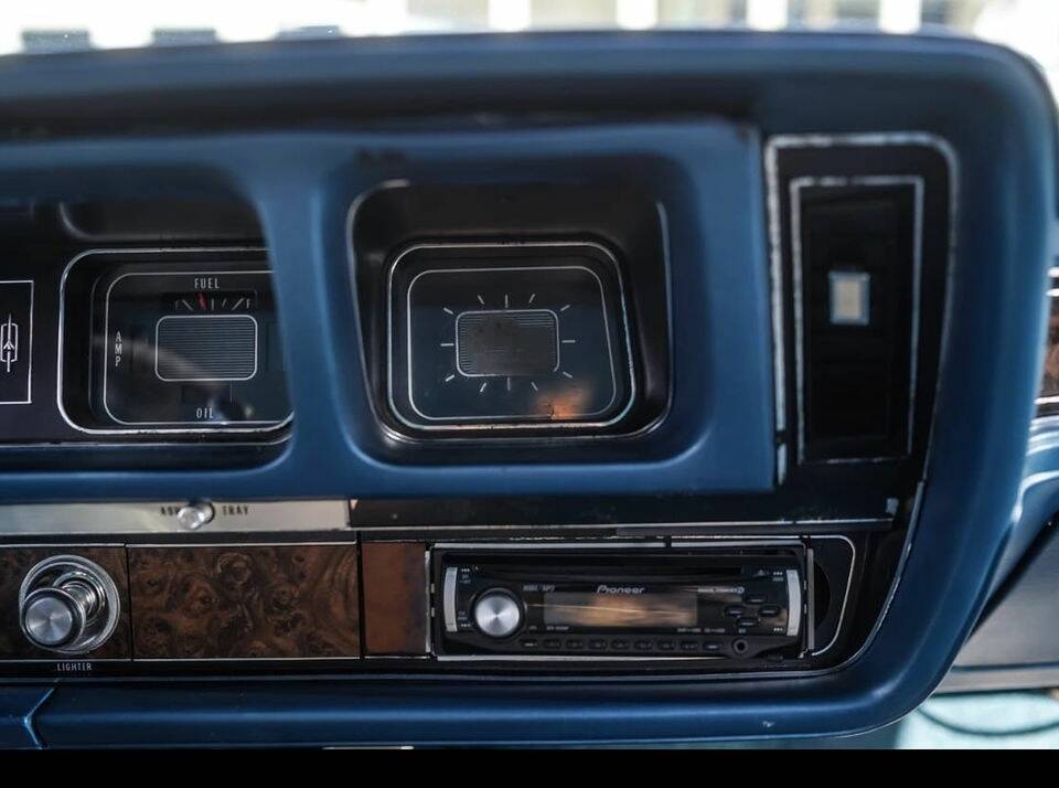 Image 6/7 of Oldsmobile Delta 88 Holiday (1968)