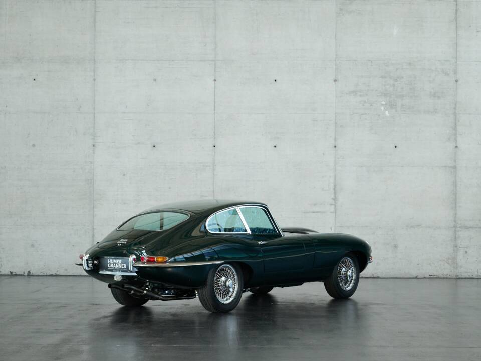 Image 32/50 de Jaguar E-Type (1970)