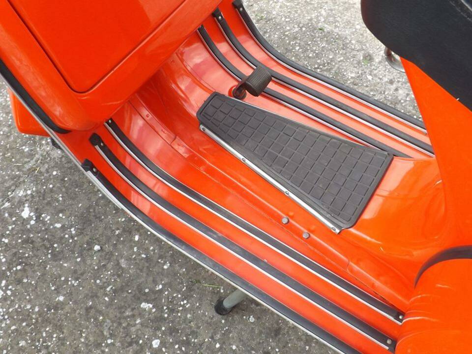 Immagine 17/50 di Piaggio Vespa P 200 E (1982)