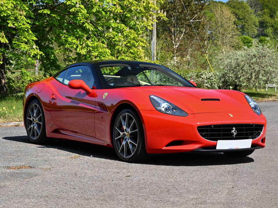 Afbeelding 1/50 van Ferrari California (2011)