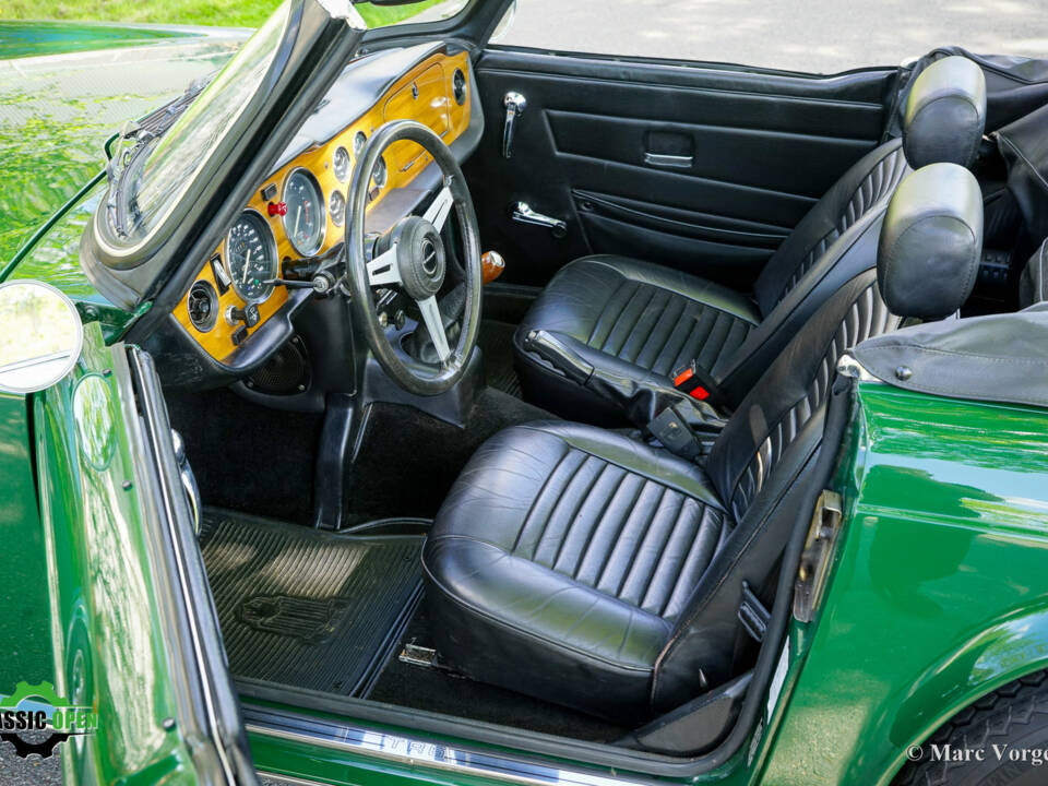 Image 5/52 of Triumph TR 6 (1973)