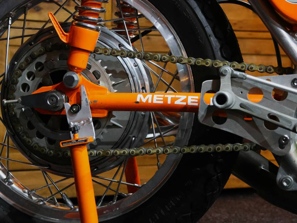 Image 14/56 of Laverda DUMMY (1970)