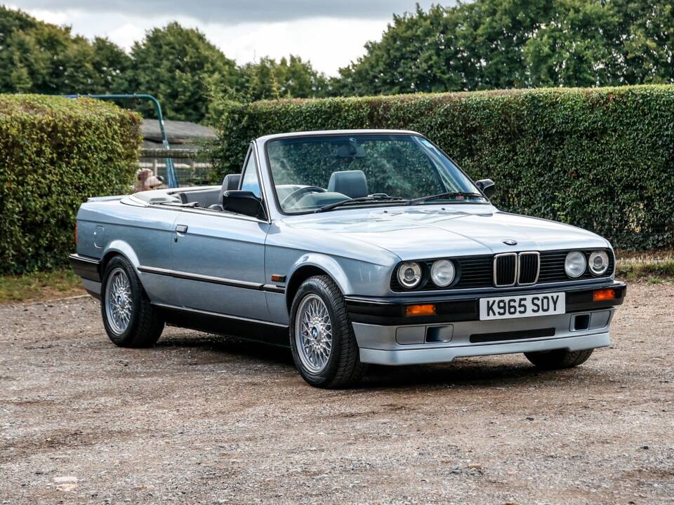 Immagine 1/28 di BMW 318i (1993)
