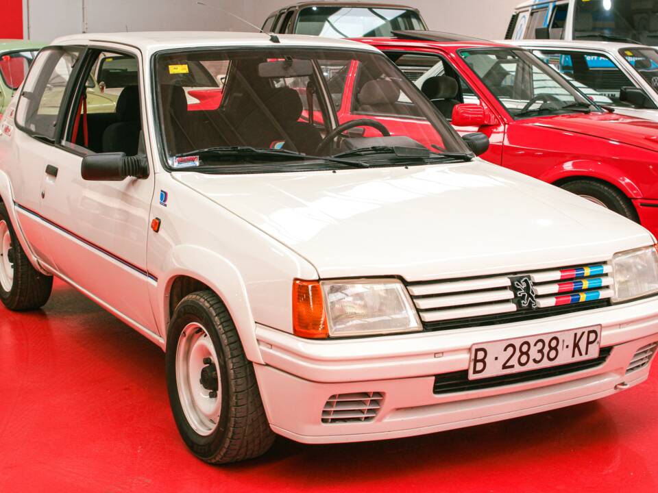 Imagen 4/47 de Peugeot 205 Rallye 1.3 (1989)