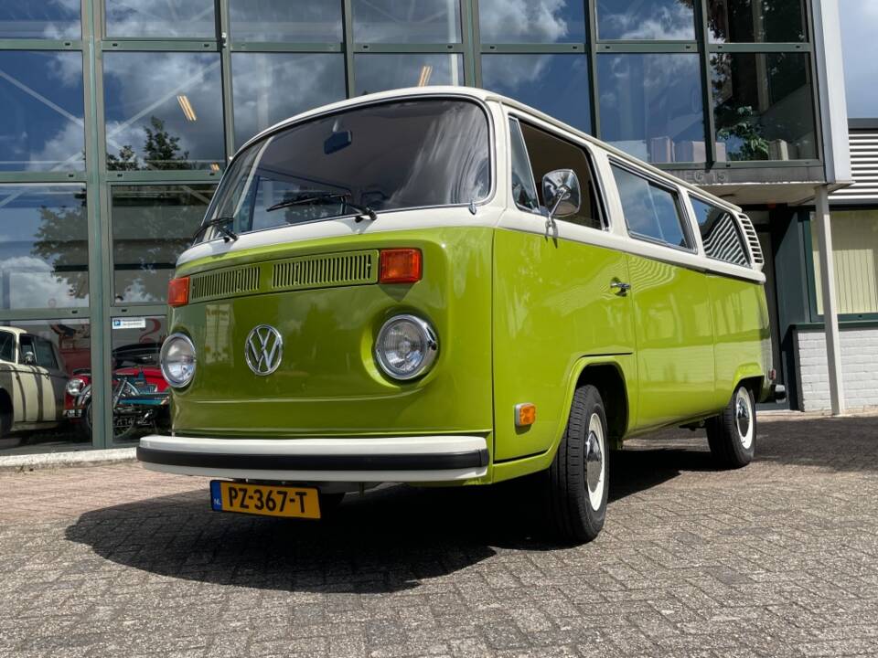 Afbeelding 1/20 van Volkswagen T2b minibus L (1978)