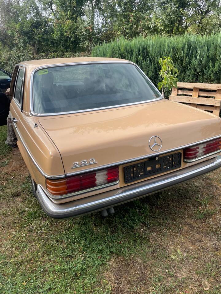 Bild 32/52 von Mercedes-Benz 280 (1976)