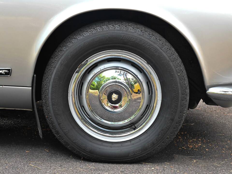 Image 15/50 of Jaguar XJ 6 4.2 (1971)