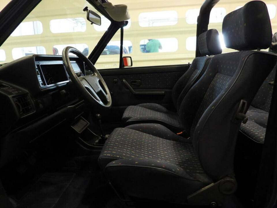 Image 3/10 de Volkswagen Golf Mk I Convertible 1.8 (1993)
