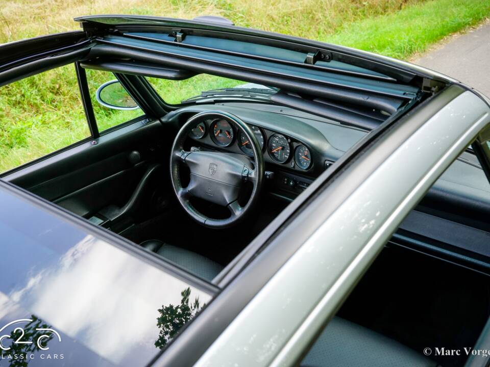 Image 44/63 of Porsche 911 Carrera (1996)