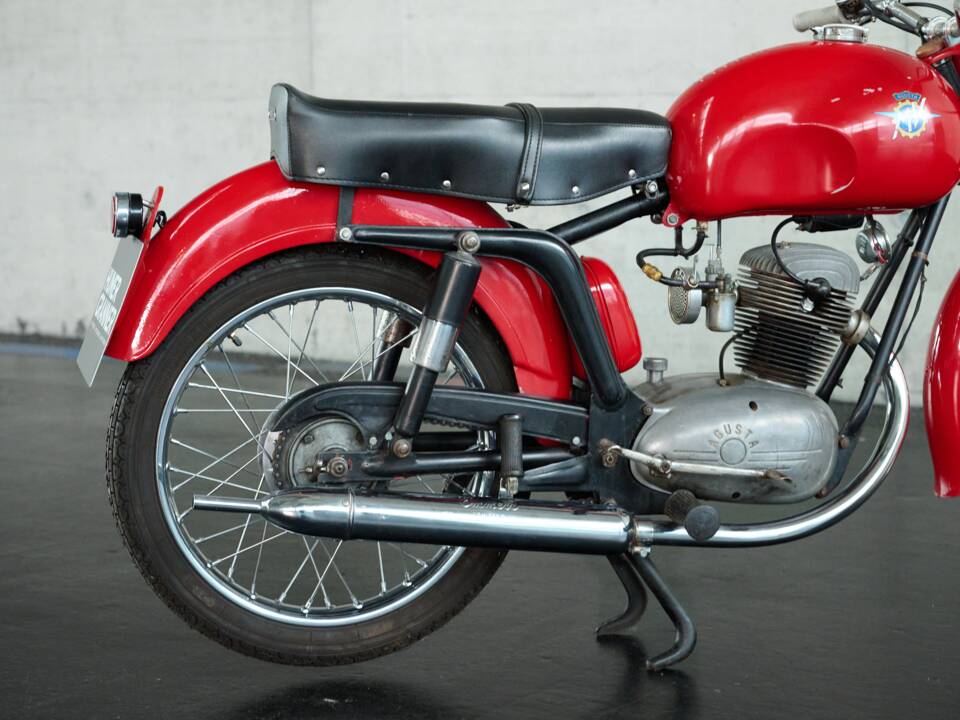 Image 22/28 of MV Agusta 125 TR (1958)