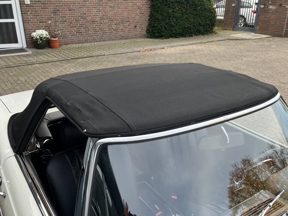 Image 14/100 of Mercedes-Benz 280 SL (1970)