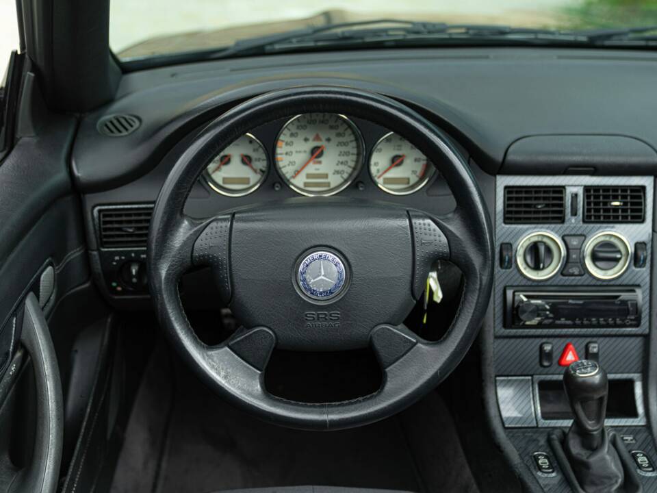 Obraz 47/50 pojazdu Mercedes-Benz SLK 200 (1998)