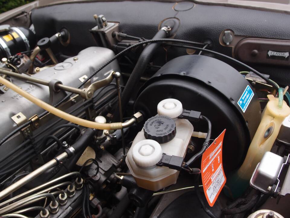 Bild 23/41 von Mercedes-Benz 280 SL (1971)